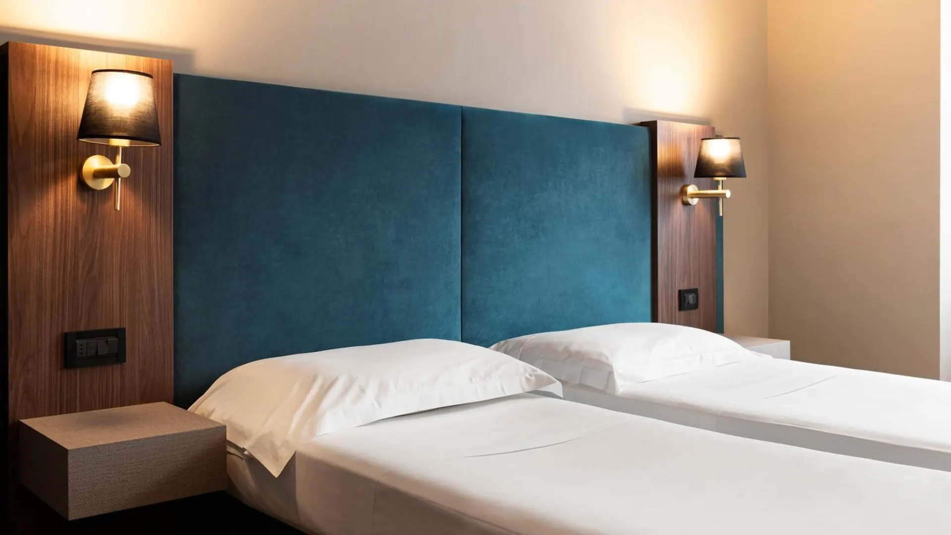 Mokinba Hotels Montebianco Milan