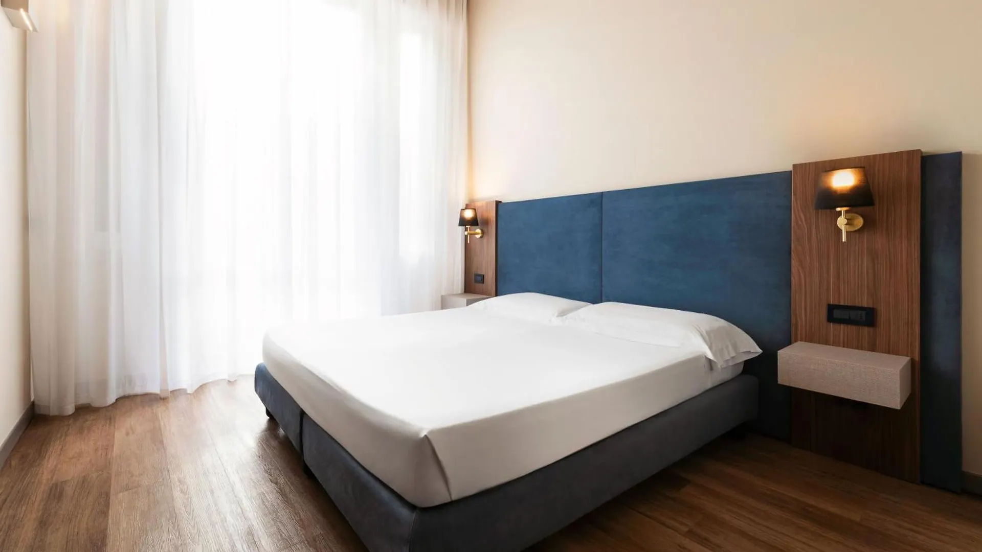 Mokinba Hotels Montebianco Milano 4*,
